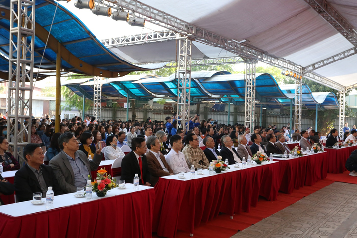 5.800 tân sinh viên tham dự Lễ khai giảng trường Đại học Kinh doanh Công nghệ - 1