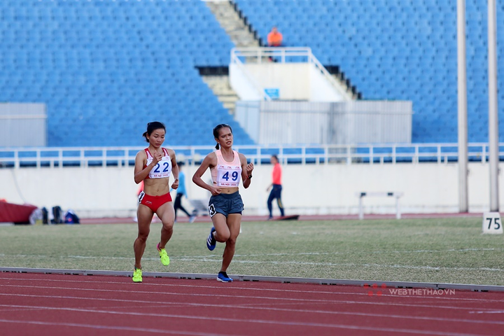 Nguyễn Thị Oanh vừa chạy vừa khóc, phá sâu kỷ lục quốc gia tồn tại 17 năm - 2