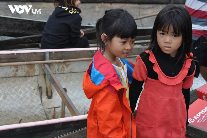 Ferroli, Rapido đồng hành VOV Live, VTC News trao 2000 suất quà cho miền Trung - 4