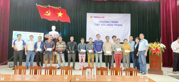 Cán bộ nhân viên Vietbank đồng lòng chia sẻ với miền Trung những ngày bão lũ - 5