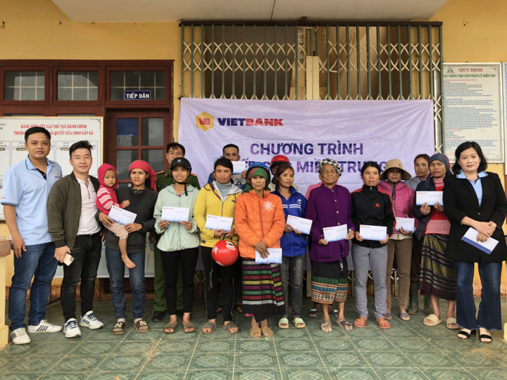 Cán bộ nhân viên Vietbank đồng lòng chia sẻ với miền Trung những ngày bão lũ - 2