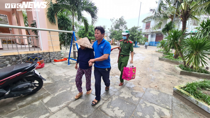 Bão Vamco áp sát, Đà Nẵng sơ tán hơn 90.000 dân - 4
