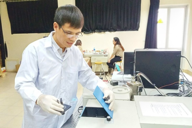 51 tuổi, thầy giáo trường huyện vẫn say mê đi học - 2