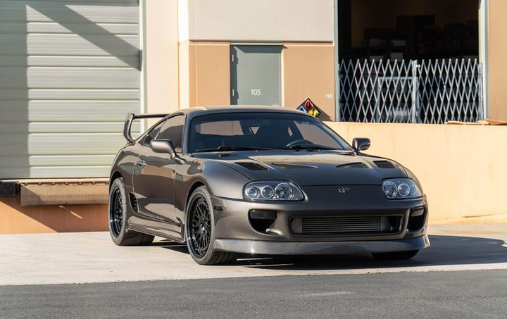 Những chiếc xe thể thao thập niên 90 đủ sức cho xe hiện đại 'hít khói' - 10