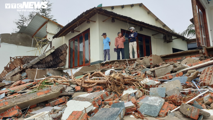 Ảnh: Tan hoang cảnh sóng 'nuốt chửng' dãy nhà ven biển Hội An - 2