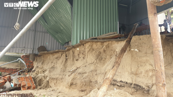 Ảnh: Tan hoang cảnh sóng 'nuốt chửng' dãy nhà ven biển Hội An - 5