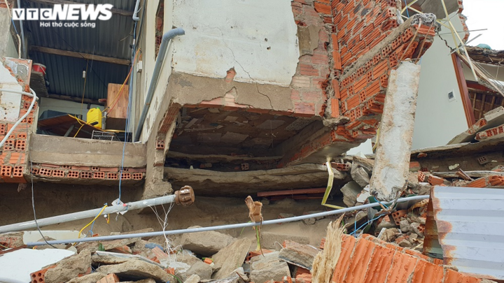 Ảnh: Tan hoang cảnh sóng 'nuốt chửng' dãy nhà ven biển Hội An - 4