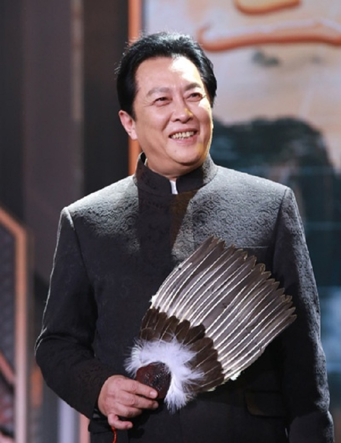 'Gia Cát Lượng' ấn tượng nhất màn ảnh: Vừa đệ đơn ly hôn, vợ liền tìm cái chết - 2