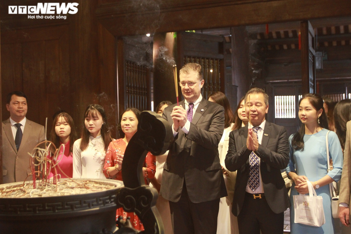 Đại sứ Mỹ: Thầy cô, học sinh Việt Nam truyền cảm hứng cho tôi - 1