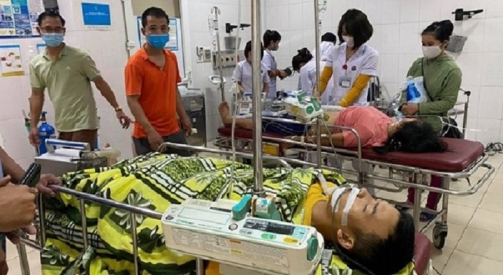 Hà Tĩnh: 4 người trong một gia đình phải cấp cứu chưa rõ nguyên nhân - 1