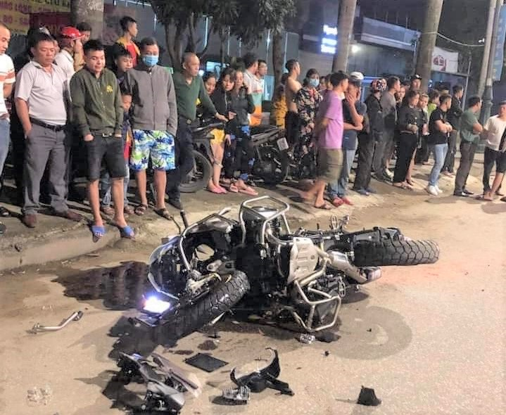 Mô tô phân khối lớn tông xe máy, 3 người thương vong - 1