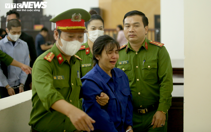 Kẻ bạo hành con gái 3 tuổi đến chết quỳ lạy xin lỗi: 'Mẹ ơi, con biết sai rồi' - 9