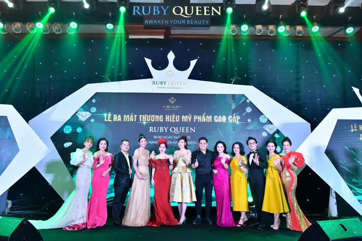 Nữ hoàng Bùi Thanh Hương cùng dàn sao trong lễ ra mắt thương hiệu Ruby Queen - 7