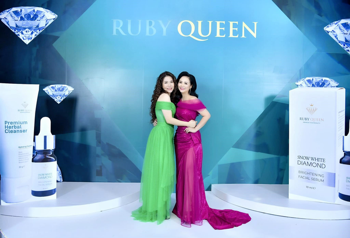 Nữ hoàng Bùi Thanh Hương cùng dàn sao trong lễ ra mắt thương hiệu Ruby Queen - 5