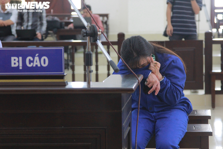 Kẻ bạo hành con gái 3 tuổi đến chết quỳ lạy xin lỗi: 'Mẹ ơi, con biết sai rồi' - 5