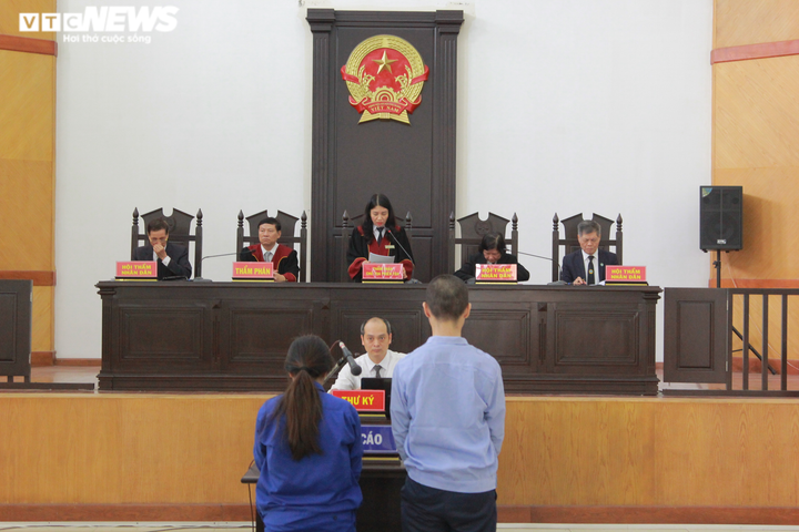 Kẻ bạo hành con gái 3 tuổi đến chết quỳ lạy xin lỗi: 'Mẹ ơi, con biết sai rồi' - 1