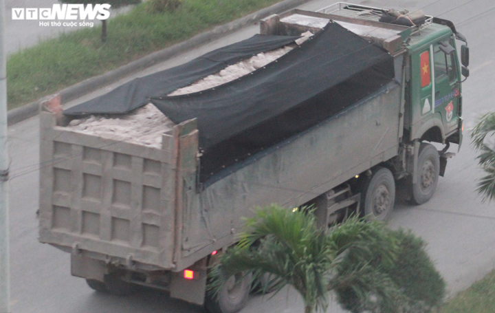 Xe quá khổ, quá tải tung hoành quốc lộ 17B ở Hải Dương như chốn vô pháp luật - 13