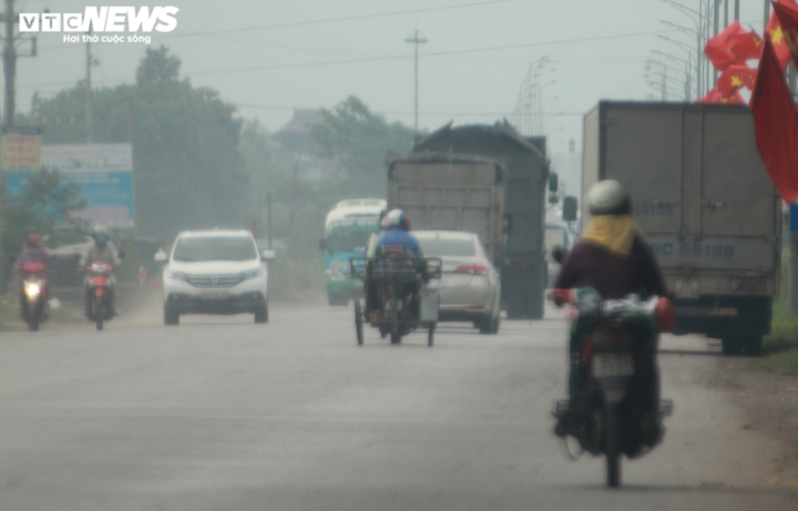 Xe quá khổ, quá tải tung hoành quốc lộ 17B ở Hải Dương như chốn vô pháp luật - 3