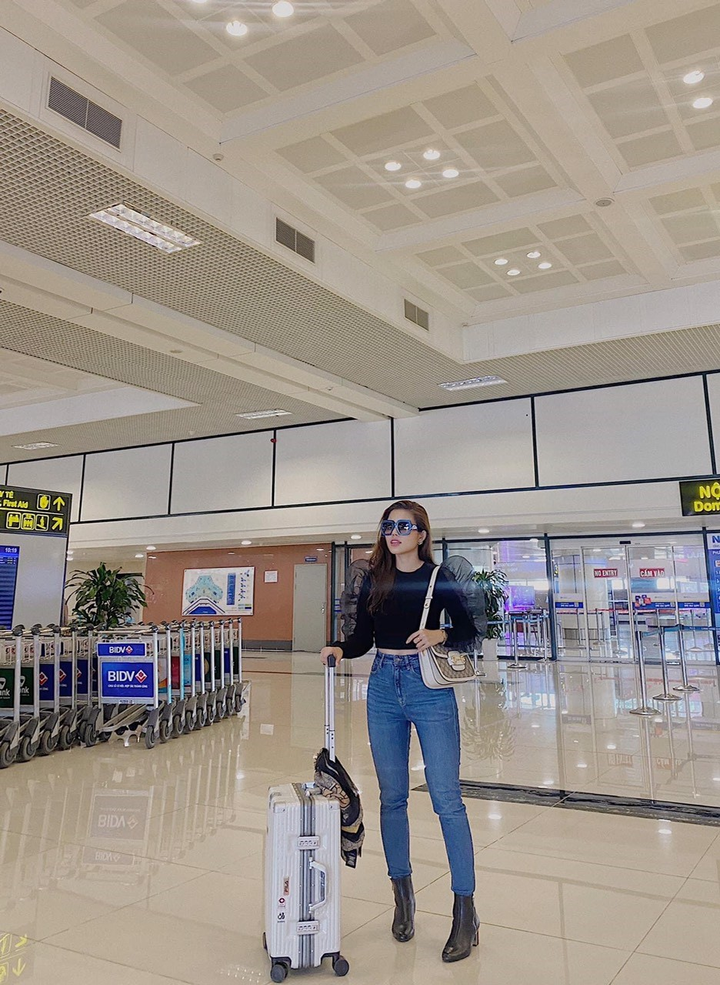 Nguyệt Xuất Chuẩn: Nơi hội tụ phong cách thời trang cho phái đẹp - 4