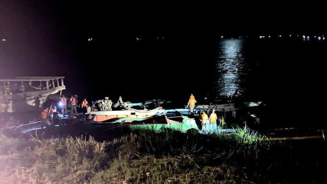 Tranh giành lãnh thổ đánh cá, đuổi bắn nhau trên sông: Người bố qua đời - 1