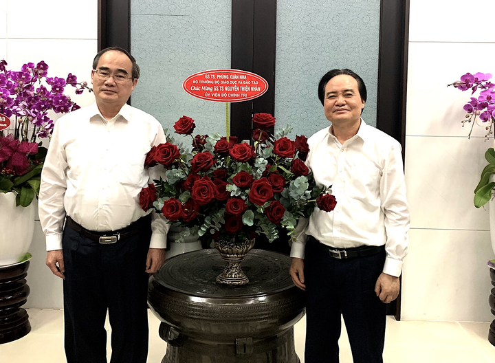 Bộ trưởng Phùng Xuân Nhạ thăm hỏi, chúc mừng các nguyên lãnh đạo GD&ĐT - 2