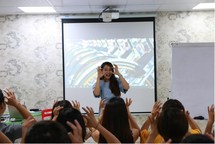 Nhà giáo truyền cảm hứng học tiếng Anh bằng triết lý văn hóa - 3