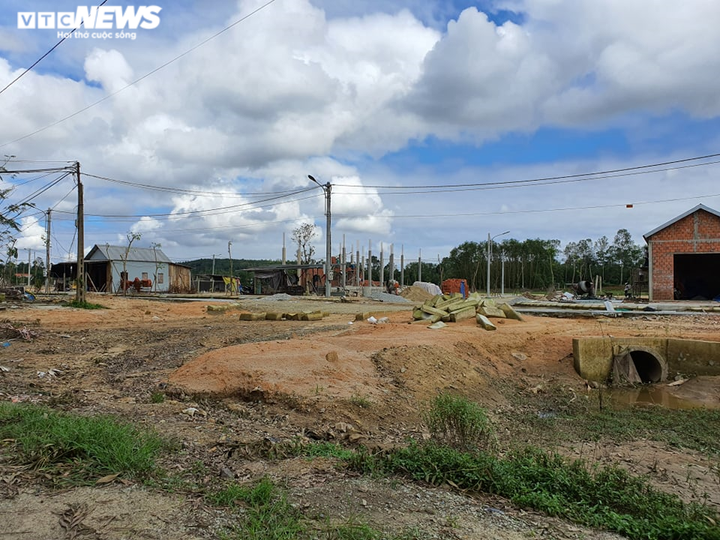 Dự án tái định cư cao tốc chục tỷ đồng chậm tiến độ, có dấu hiệu thi công ẩu - 1