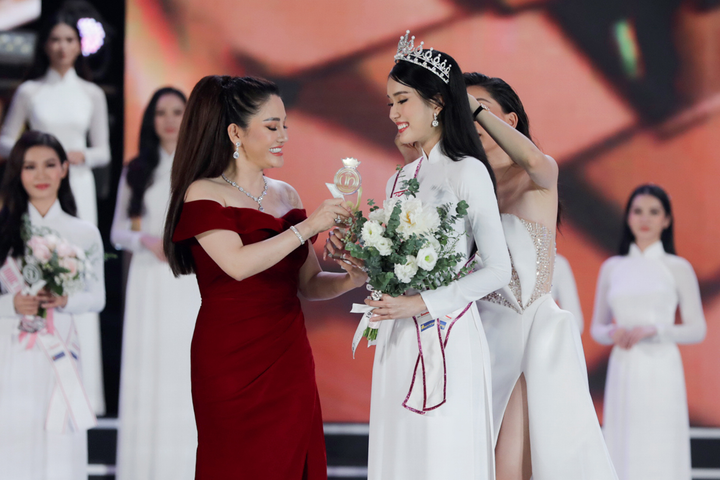 Tân Hoa hậu Việt Nam 2020 trả lời thế nào trong phần thi ứng xử? - 3