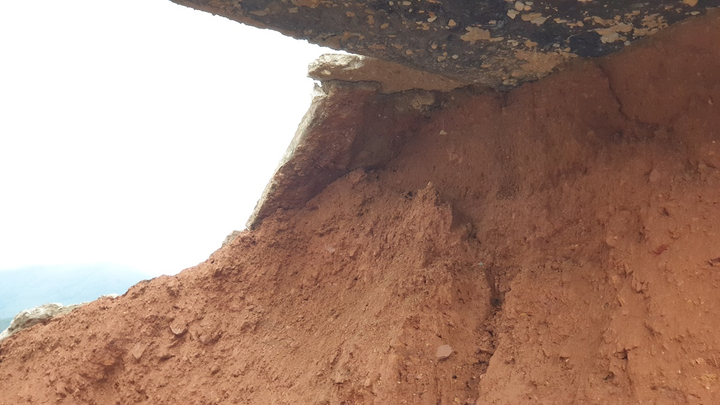 Cầu mới bàn giao chưa đầy 1 năm bị nước cuốn sập taluy toang hoác - 5