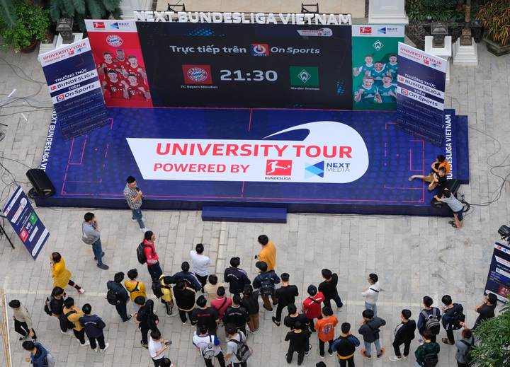 Bundesliga University Tour khuấy động không khí tại Đại học Kinh tế - 2