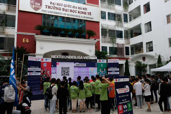 Bundesliga University Tour khuấy động không khí tại Đại học Kinh tế - 1