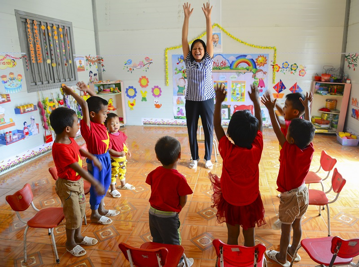 Cô giáo 17 năm bám bản, giải cơn 'khát chữ' cho học trò Điện Biên - 2