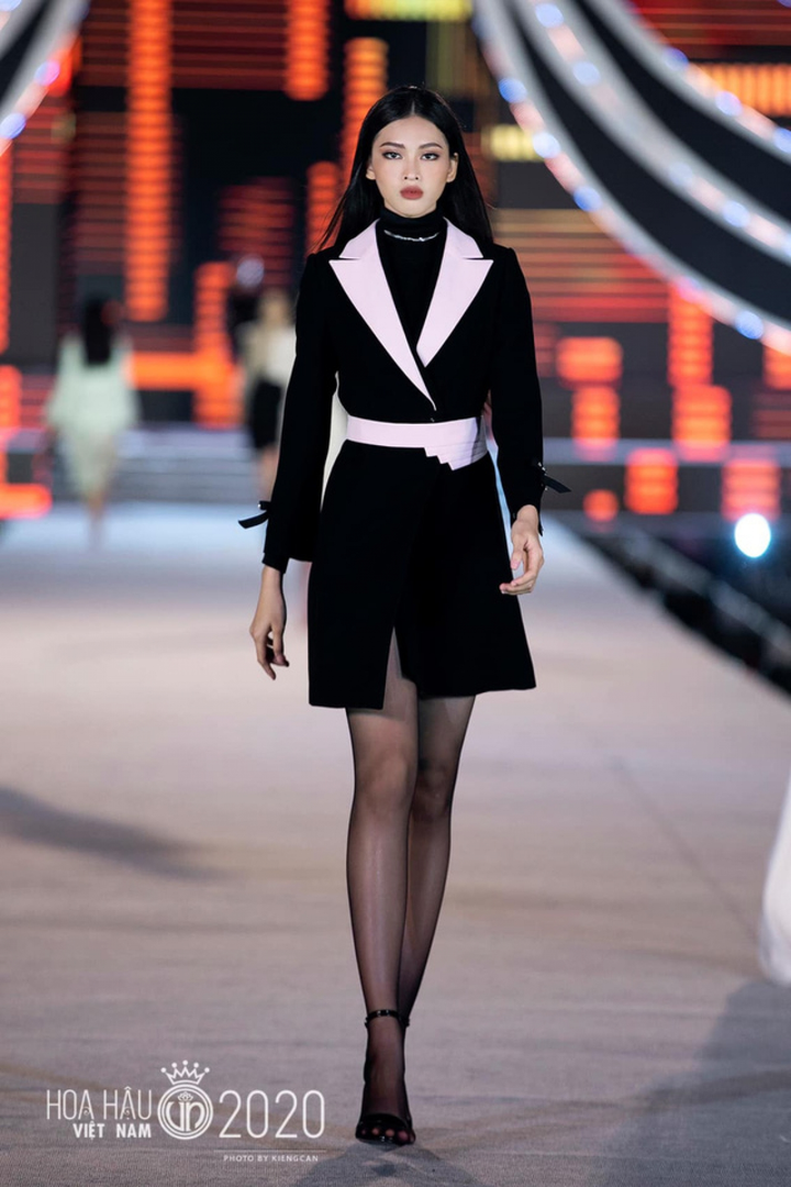 Học vấn vượt trội của Hoa hậu Việt Nam 2020 và hai á hậu - 11