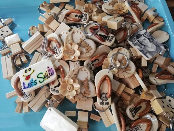 Ngắm những 'tuyệt phẩm' nhỏ xíu từ tre của chàng trai khuyết tật ở miền Tây - 5