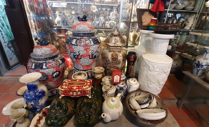 Đã mắt với những bộ sưu tập đồ cổ trong chợ đồ cổ độc nhất Sài Gòn - 9