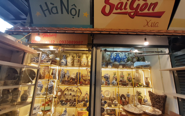 Đã mắt với những bộ sưu tập đồ cổ trong chợ đồ cổ độc nhất Sài Gòn - 4