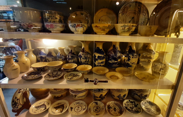 Đã mắt với những bộ sưu tập đồ cổ trong chợ đồ cổ độc nhất Sài Gòn - 7