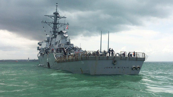 Chiến hạm Nga áp sát, ‘đuổi’ tàu khu trục Mỹ xâm phạm lãnh hải - 1