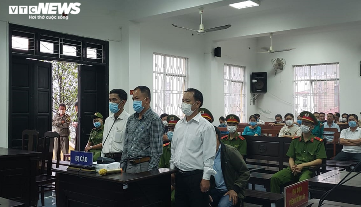 Bốn kẻ làm giả hơn 230 hồ sơ đất đai tại Đà Nẵng lĩnh 15,5 năm tù - 2