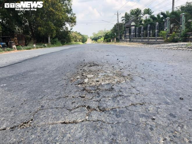 Xe chở cát quá tải chạy ầm ầm ngày đêm, cày nát đường tỉnh lộ ở Bình Dương - 5