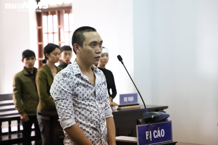 Kẻ chiếm đoạt tiền của gia đình nạn nhân Rào Trăng 3 lĩnh 15 năm tù - 1