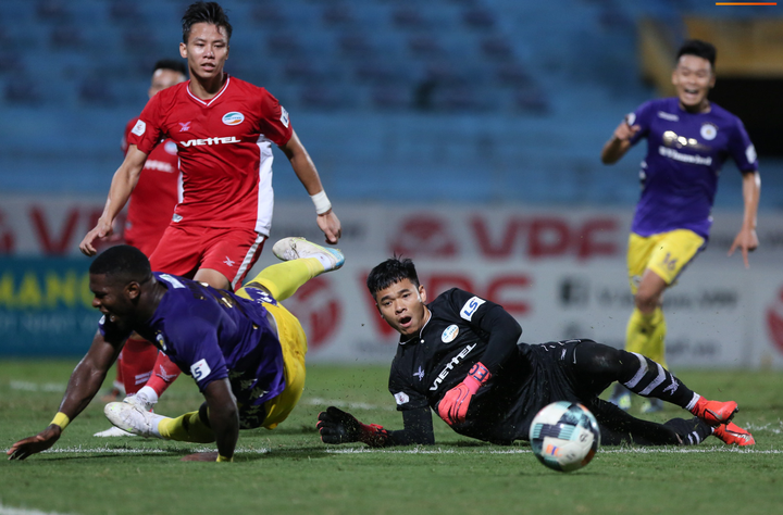 Vô địch V-League, quân Viettel lên tuyển chỉ bằng nửa Hà Nội FC - 2