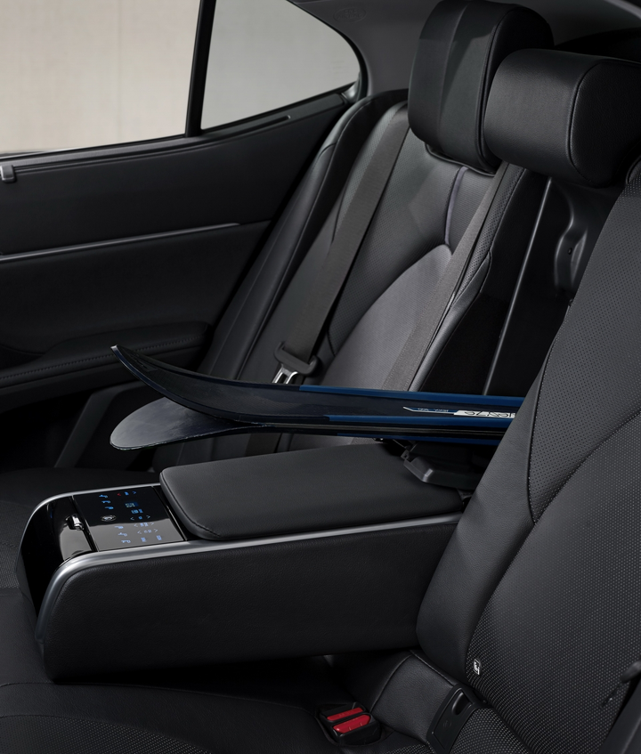 Toyota Camry Hybrid 2021 bản nâng cấp ra mắt thị trường châu Âu - 7