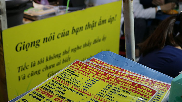 Có một quán cơm cháy 'im lặng' nhất Sài Gòn - 1