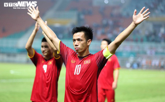 Bị hỏi nhiều về Văn Quyết, HLV Park Hang Seo phật ý - 2