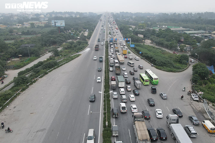 Kiến nghị tháo dải phân cách cầu Thanh Trì: Sở GTVT Hà Nội nói gì? - 1