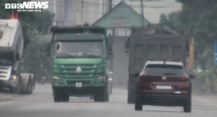 VTC News vào cuộc, xe quá tải tung hoành quốc lộ 17B ở Hải Dương ‘mất tích’ - 5