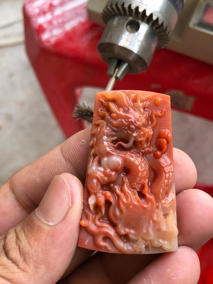 Nghệ nhân Ninh Bình say nghề điêu khắc đá đất Cố đô - 3