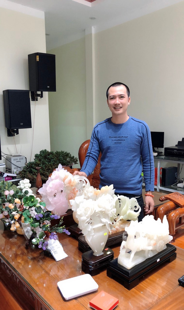 Nghệ nhân Ninh Bình say nghề điêu khắc đá đất Cố đô - 4