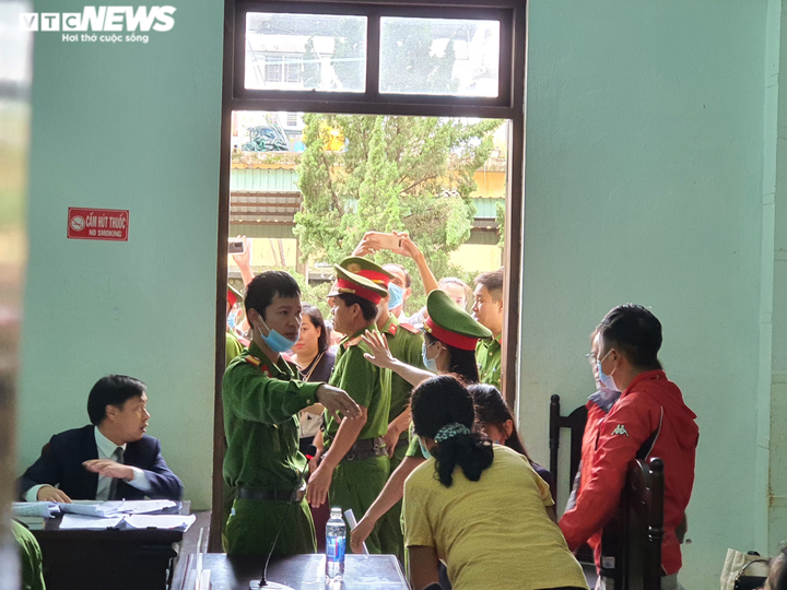 Bác sĩ bị cáo buộc hiếp dâm nữ điều dưỡng: Đề nghị trả hồ sơ, điều tra lại - 4